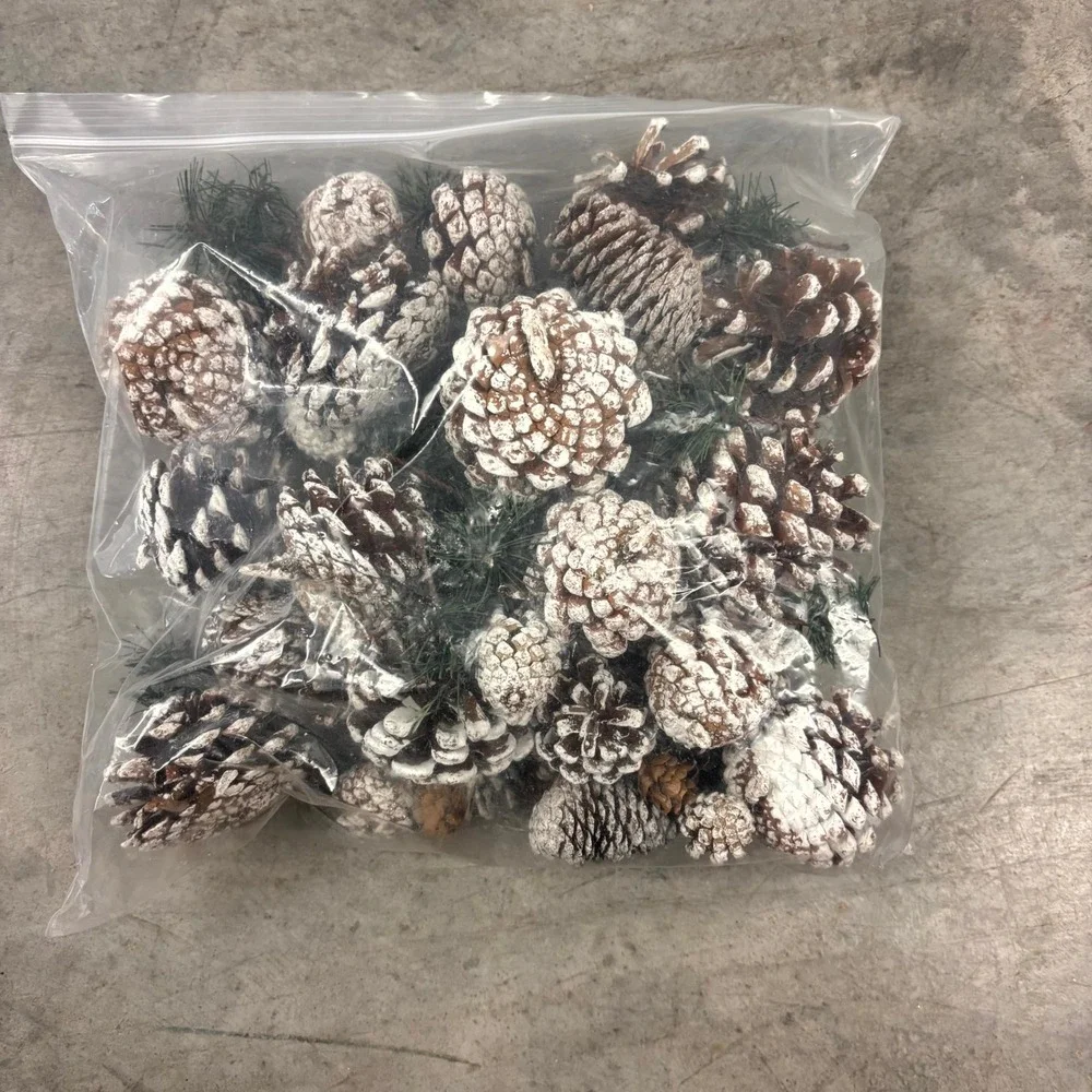 Whaline 170 Pc Snow Pine Cones Berries Greenery Christmas Craft Fillers New